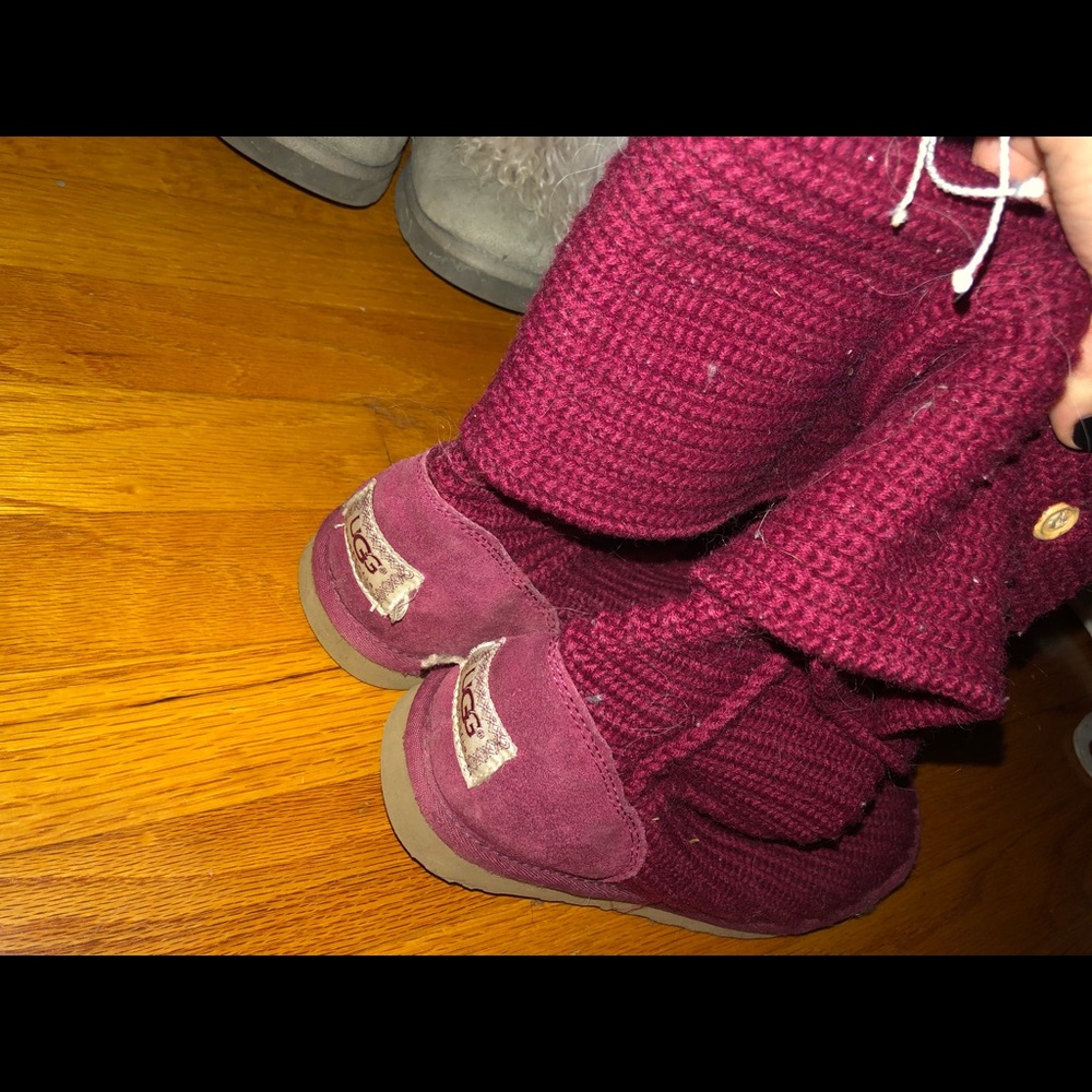 Red knit uggs